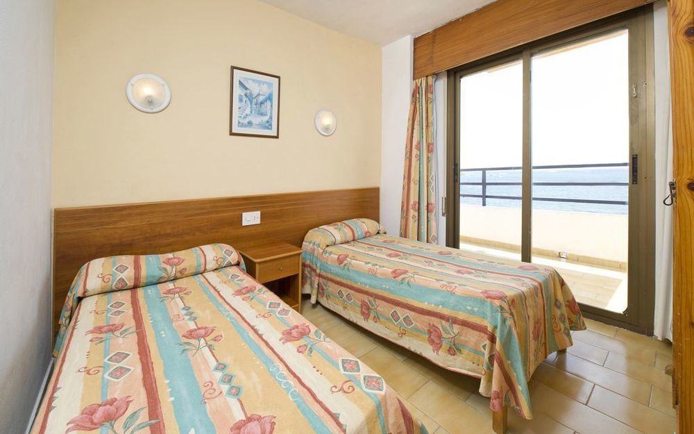 Apartamentos Mira Mola Figueretas Extérieur photo